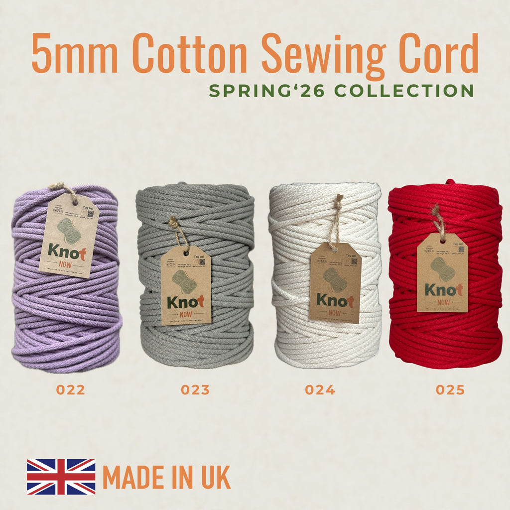 Fuchsia Ariadna Polyester Thread 5000m | Strong Overlock & Sewing Thread